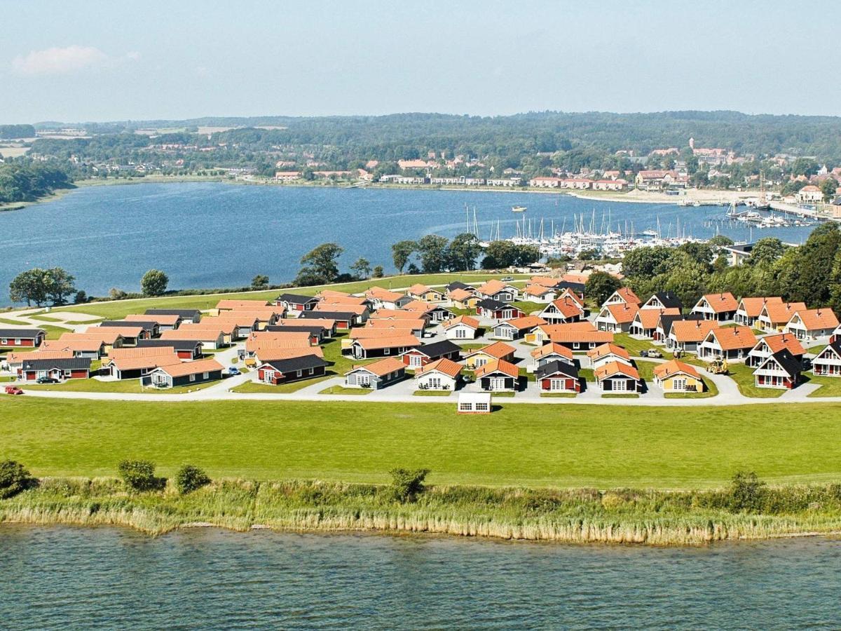 6 Person Holiday Home On A Holiday Park In Gråsten Exteriör bild